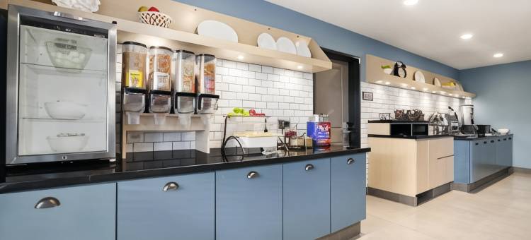 丽笙爱荷华州印地安诺拉乡村套房酒店(Country Inn & Suites by Radisson, Indianola, IA)图片