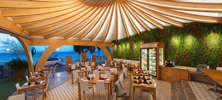 坎耶莱斯海滩酒店(Canyelles Platja)图片