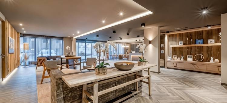 瓦尔斯纯粹度假村(AlpenParks Hotel & Apartment Arlberg Warth Mit Pool)图片