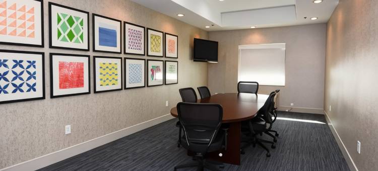 智选假日套房酒店新波士顿(Holiday Inn Express & Suites New Boston)图片