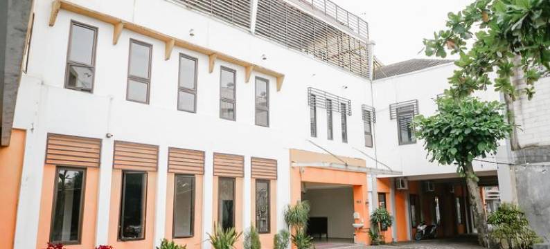 图隆阿贡沃特尔酒店(Grand Charis Hotel Tulungagung)图片