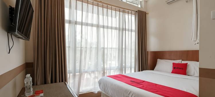 红多兹酒店-近巴淡岛波塔尼亚广场1号(RedDoorz Near Plaza Botania 1 Batam)图片