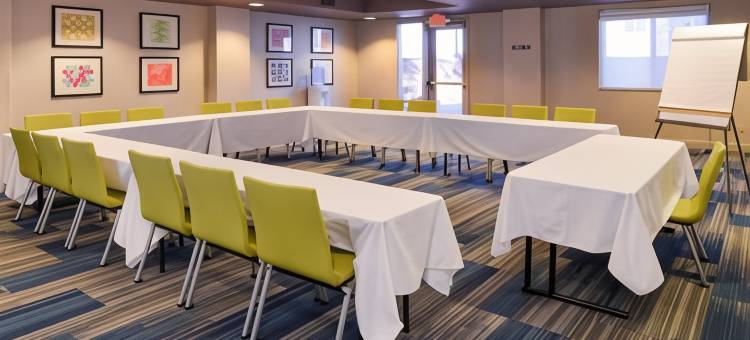 Holiday Inn Express 伍德兰德(Holiday Inn Express Woodland)图片