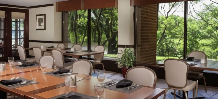 莱尔内珀维尔希尔顿逸林酒店(DoubleTree by Hilton Lisle Naperville)图片