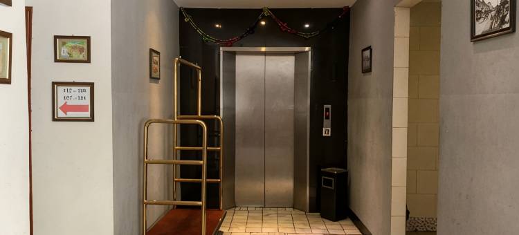 穆斯蒂卡塞嫩酒店(Hotel Mustika Senen)图片