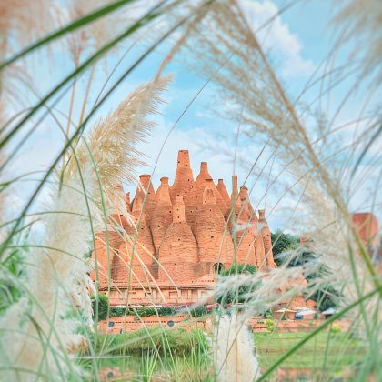 抚仙湖+建水+普者黑风景区+弥勒+东川红土地4日3晚拼小团