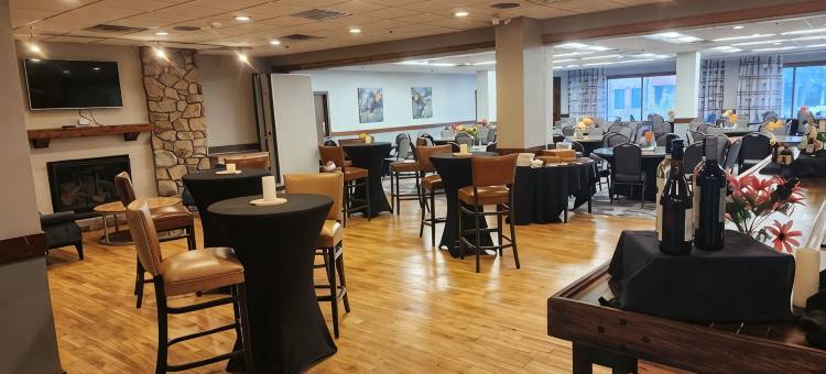 高山雅居(步行片刻可达商店 & 亲子友好、设施优良)民宿(Luxury Breckenridge Condo • Walk to Town • Heated Pool & Hot Tubs.)图片