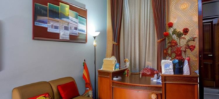 红多兹旅馆@日惹图古金色(RedDoorz at Golden Inn Tugu Yogyakarta)图片