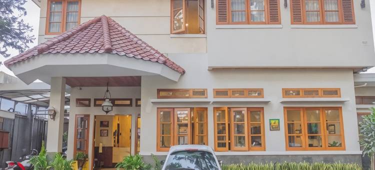 红多兹酒店-近新邦达戈2号(RedDoorz Near Simpang Dago 2)图片