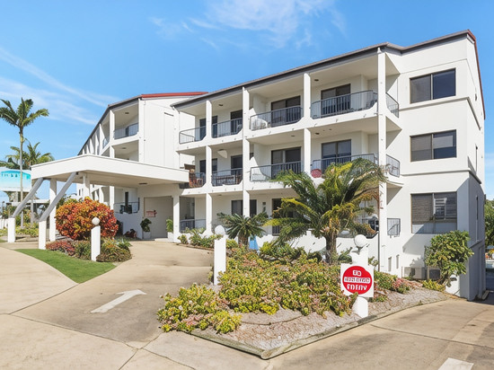 拉莫尔假日公寓酒店