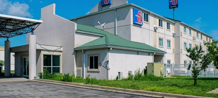 西摩北6号汽车旅馆(Motel 6 Seymour, in - North)图片