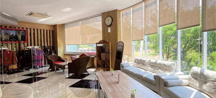 梭罗机场前一酒店(Front One Hotel Airport Solo)图片