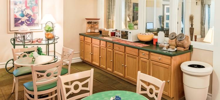 阿灵顿高地戴斯套房酒店(Days Inn & Suites by Wyndham Arlington Heights)图片