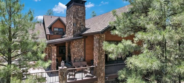 可住20人以上•7卧室 4.5英亩私人庄园 森林山庄 带山景！(Sleeps 20+ • 7-Bed Forest Lodge 4.5-Acre Private Estate With Mountain Views!)图片