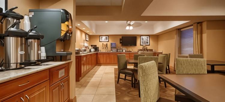 米沙沃卡贝斯特韦斯特优质酒店(Best Western Plus Mishawaka Inn)图片
