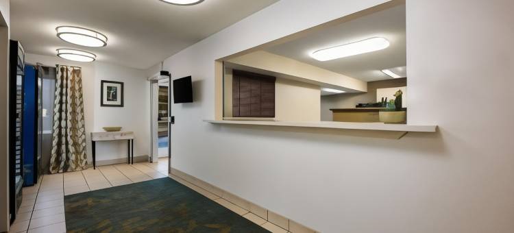 芝加哥沃基根索尼斯塔简单套房酒店(Sonesta Simply Suites Chicago Waukegan)图片