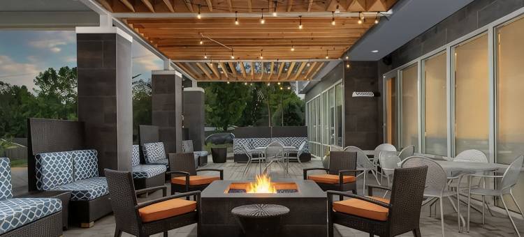 夏律第镇市中心希尔顿惠庭酒店(Home2 Suites by Hilton Charlottesville Downtown)图片