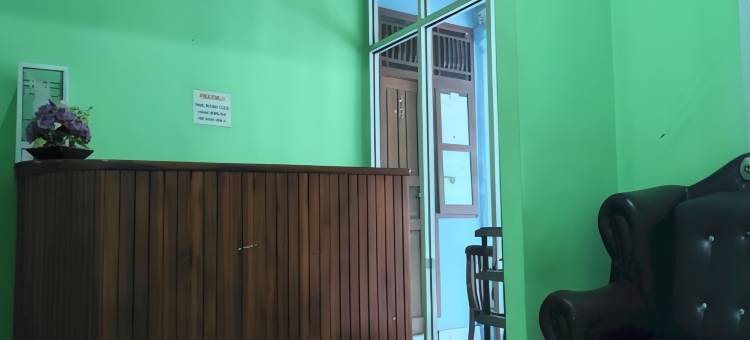 OYO 93411教法酒店托博朗(OYO 93411 Syariah Hotel Tomborang)图片