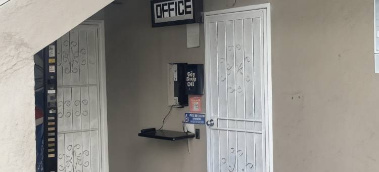 鲍勃汽车旅馆(Bob's Motel)图片