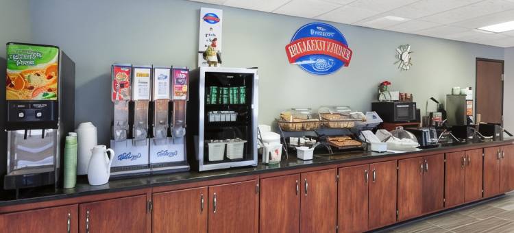 米德兰呗盟套房酒店(Baymont by Wyndham Midland)图片