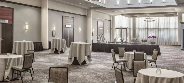 希尔顿萨克拉门托阿登西酒店(Hilton Sacramento Arden West)图片