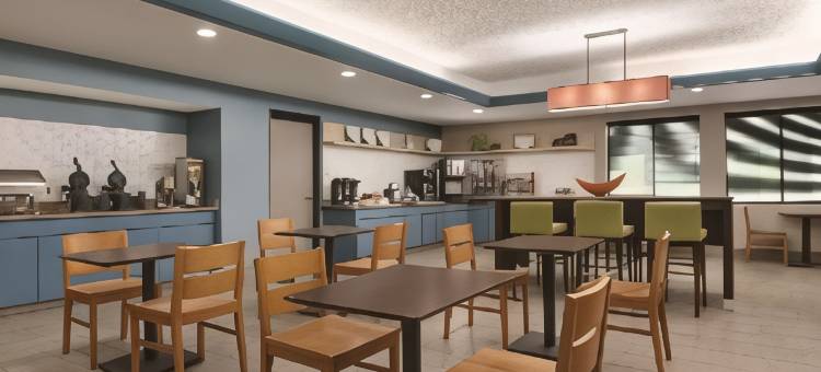 克林顿港丽怡酒店(Country Inn & Suites by Radisson, Port Clinton, Oh)图片