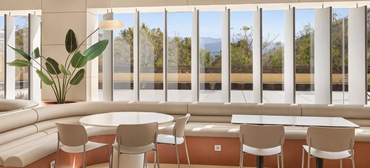 格拉纳达埃斯塔西翁住宿加早餐旅馆(B&B Hotel Granada Estación)图片