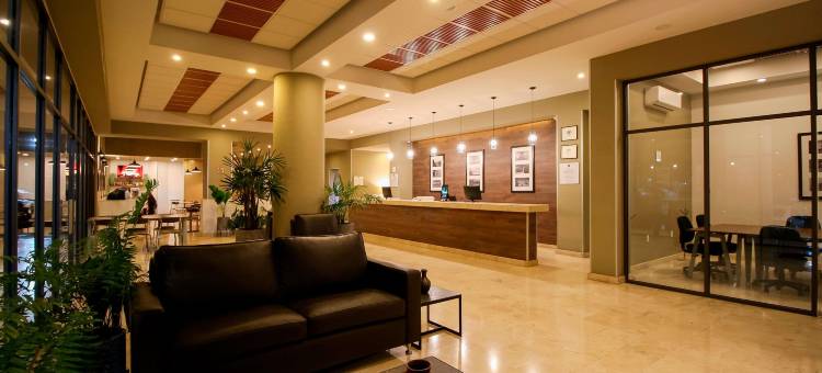 莫雷利亚图罗特尔酒店(Hotel Turotel Morelia)图片