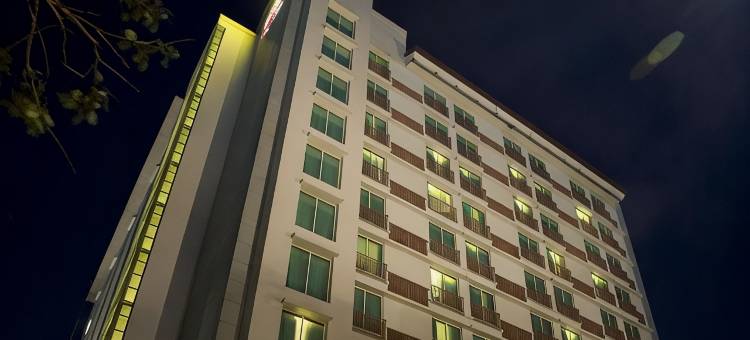 谏义里太阳大酒店(Grand Surya Hotel Kediri)图片