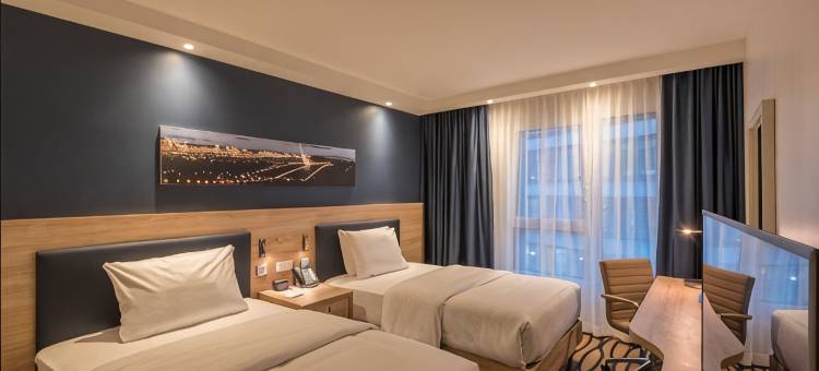 法兰克福机场希尔顿欢朋酒店(Hampton by Hilton Frankfurt Airport)图片