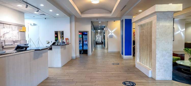 智选假日套房酒店奥兰多 - 国际大道(Holiday Inn Express & Suites ORLANDO - INTERNATIONAL DRIVE by IHG)图片