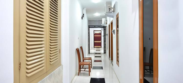 红多兹旅馆@日惹图古金色(RedDoorz at Golden Inn Tugu Yogyakarta)图片