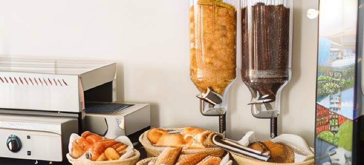 纳尔塞亚圣塔波拉酒店(Hotel Narcea)图片