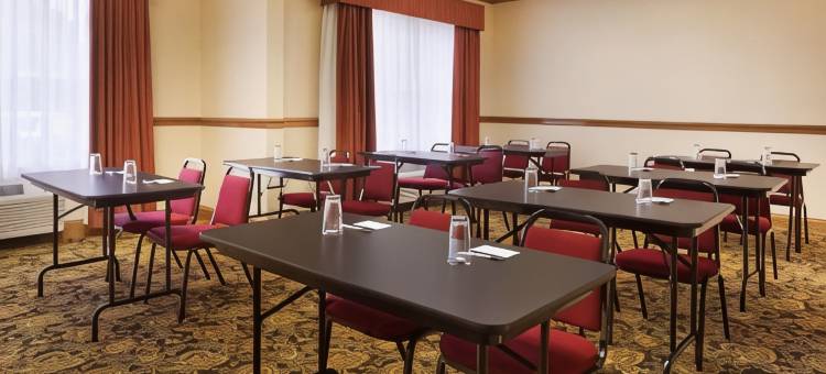 马其顿丽怡酒店(Country Inn & Suites by Radisson, Macedonia, Oh)图片