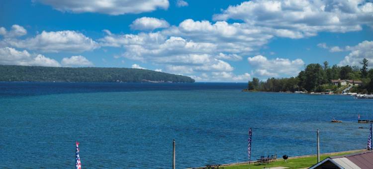 的因特拉克湖前舒适酒店(Comfort Inn & Suites Munising-Lakefront)图片