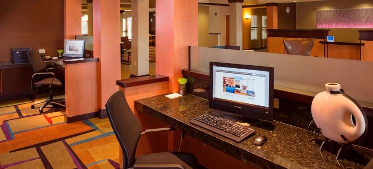 亚特兰大麦克多诺万枫套房酒店(Fairfield Inn & Suites Atlanta McDonough)图片