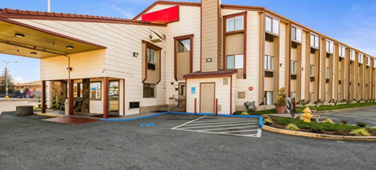 温德姆华美达-梅德福机场北(Ramada by Wyndham Medford Airport North)图片