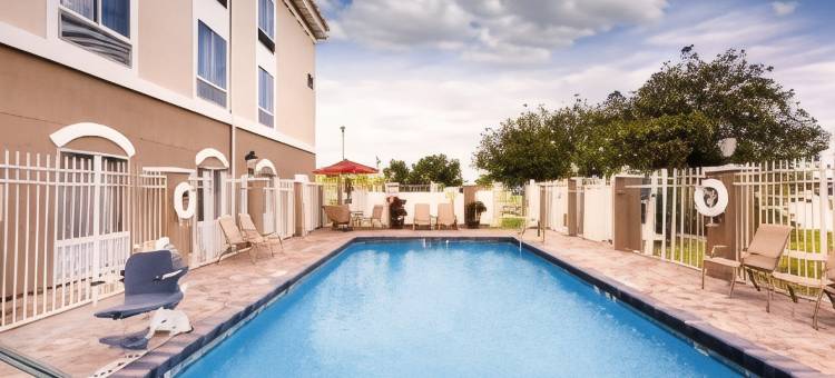 Holiday Inn Express 湖莱克威尔士的N -冬季避风港(Holiday Inn Express Lake Wales N-Winter Haven)图片