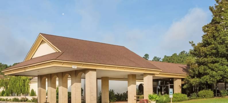 南派恩斯派恩赫斯特温德姆戴斯酒店及会议中心(Days Inn & Conf Center by Wyndham Southern Pines Pinehurst)图片