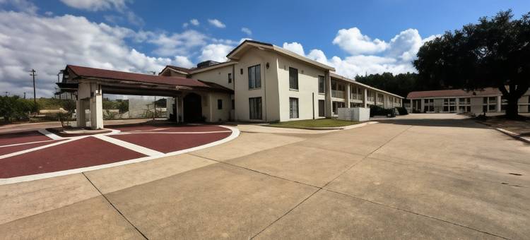 纳科多奇斯大学附近美吟酒店(Baymont by Wyndham Nacogdoches Near University)图片