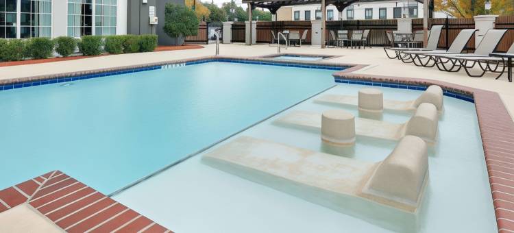 达拉斯乐福费尔德拉昆塔温德姆套房酒店(La Quinta Inn & Suites by Wyndham Dallas Love Field)图片