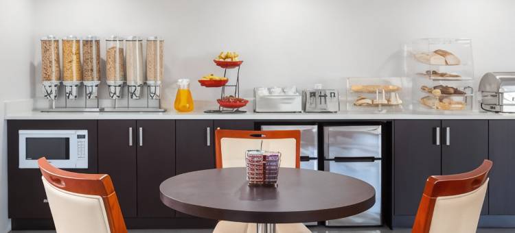 伊克诺套房酒店(Econo Lodge Inn & Suites)图片