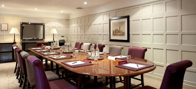 索尔兹伯里怀特哈特美居酒店公寓(Mercure Salisbury White Hart Hotel & Apartments)图片