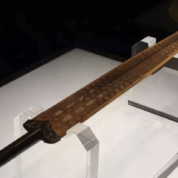 武汉+黄鹤楼+恩施市+恩施大峡谷+屏山峡谷5日4晚跟团游