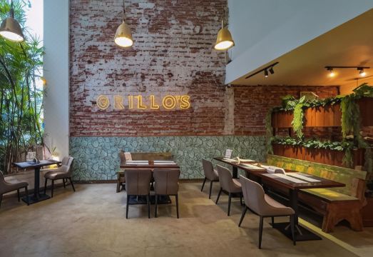 Fern Colombo Hotel Overview