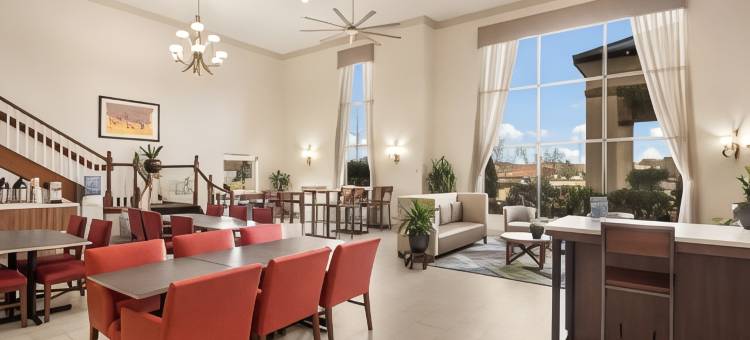 纽伯恩克拉利安庭酒店(Clarion Pointe New Bern)图片