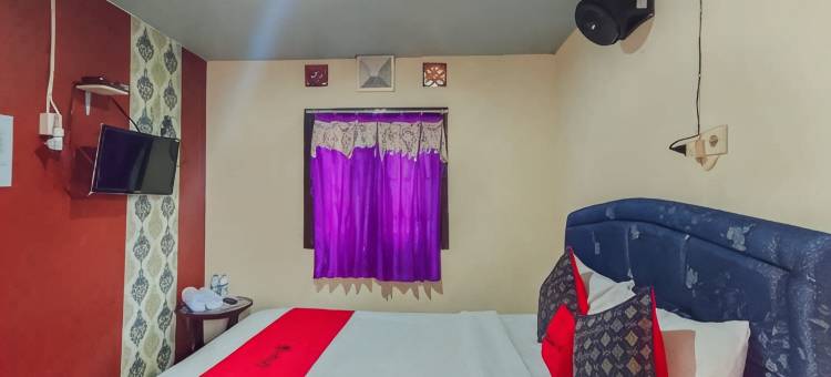 佩塞特红多兹酒店(RedDoorz @ Pacet Mojokerto)图片