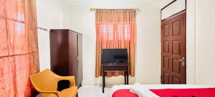 先达红多兹民宿布迪穆利亚(RedDoorz at Budi Mulia Homestay Pematangsiantar)图片