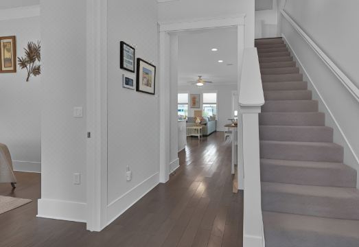 Latitude Adjustment 4 Bedroom Home by Redawning Hotel Overview