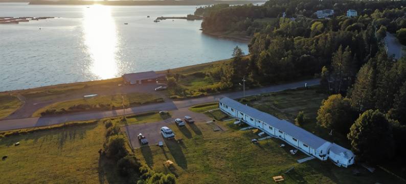 芙莱雅斯湾小屋旅馆(Friars Bay Inn & Cottages)图片